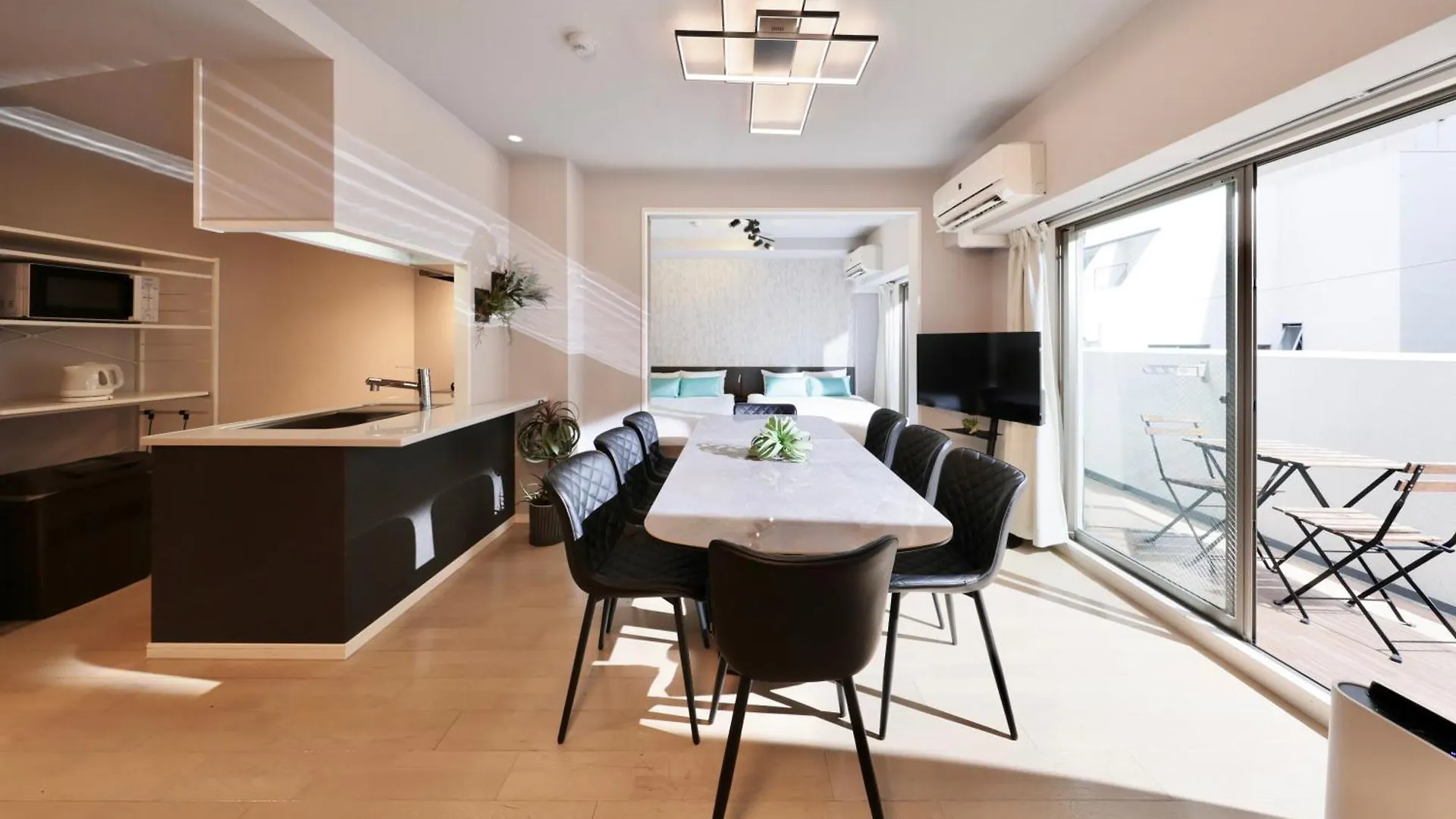 Contacten van Cystal Exe Nippombashi